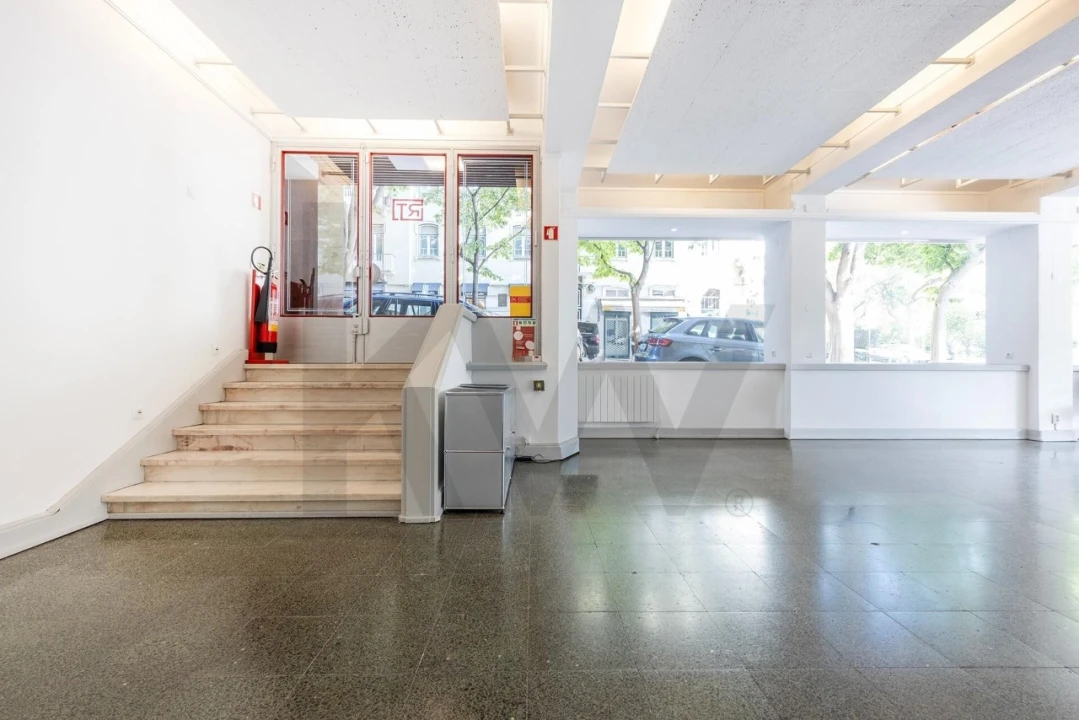 Loja para Arrendamento em Avenidas Novas Foto 3