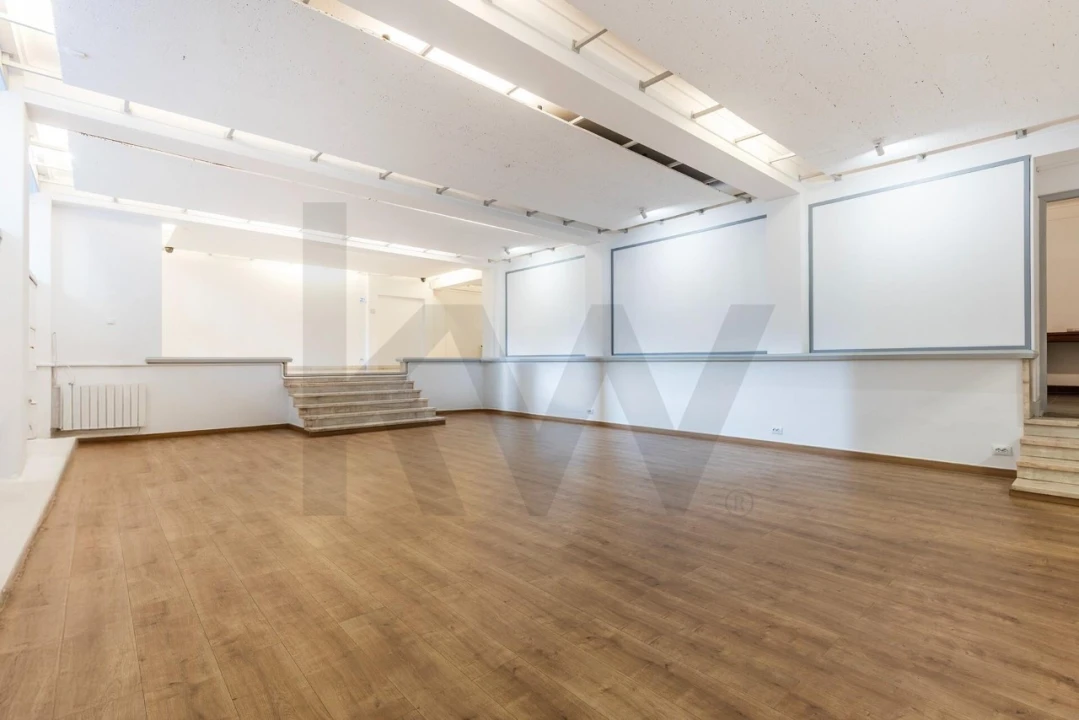 Loja para Arrendamento em Avenidas Novas Foto 16