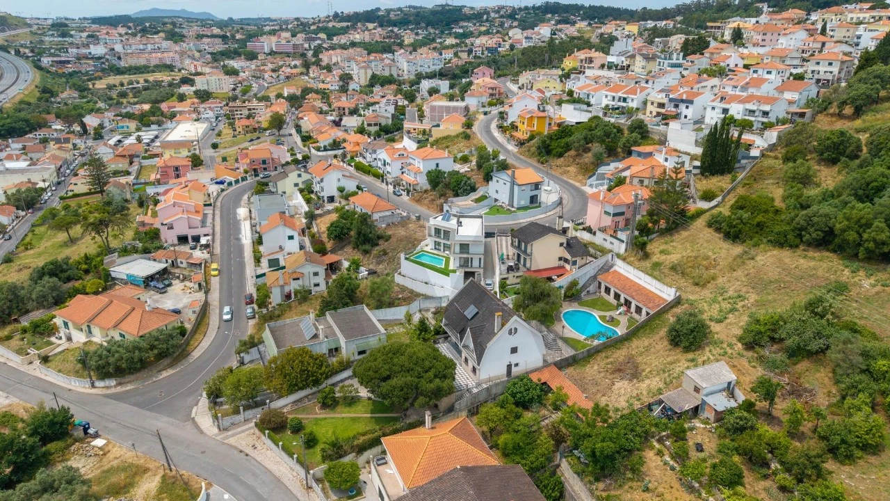 Moradia T4 para Venda em Ramada e Caneças Foto 7