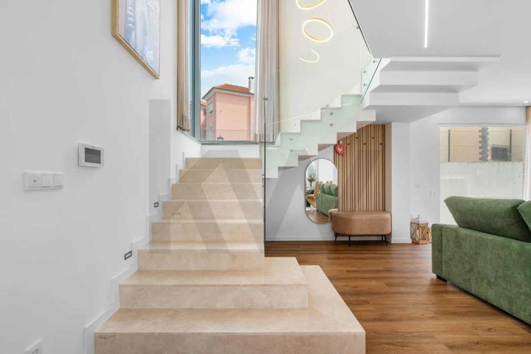 Moradia T4 para Venda em Ramada e Caneças Foto 12