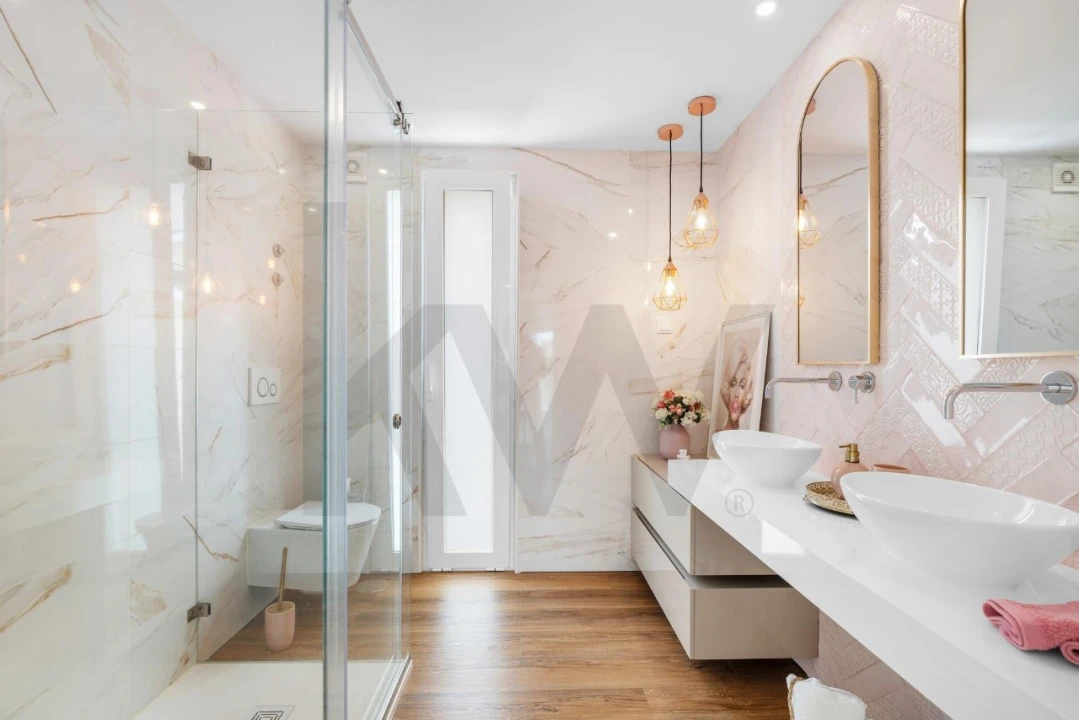 Moradia T4 para Venda em Ramada e Caneças Foto 15