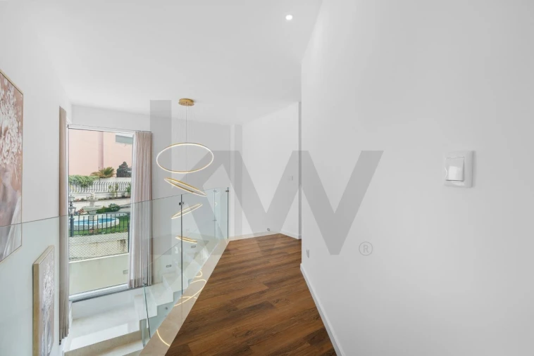 Moradia T4 para Venda em Ramada e Caneças Foto 14