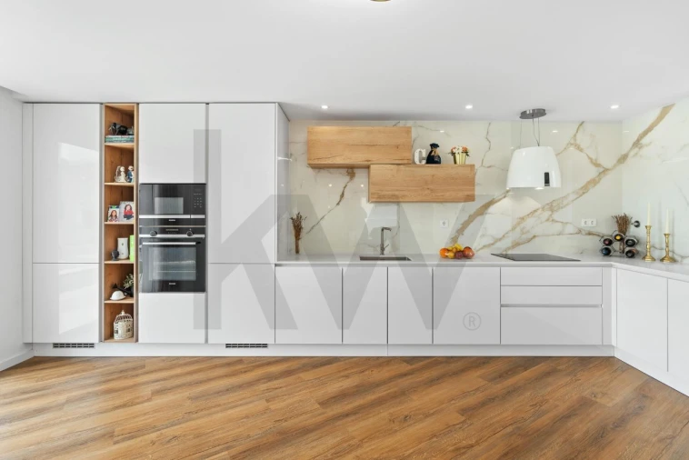 Moradia T4 para Venda em Ramada e Caneças Foto 2