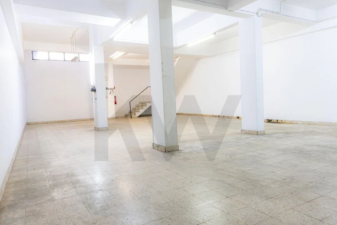 Loja para Venda em Campo de Ourique Foto 12