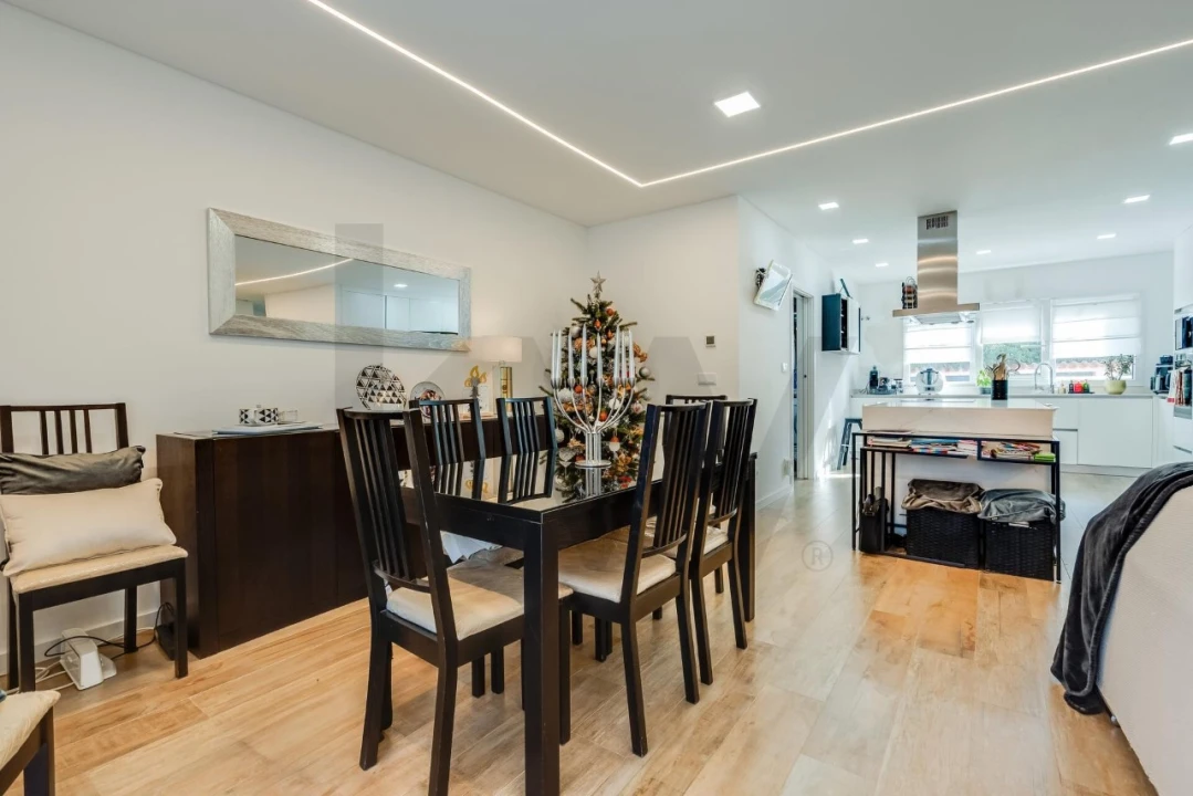 Moradia T4 para Venda em Rio de Mouro Foto 2