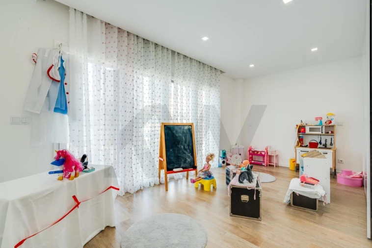 Moradia T4 para Venda em Rio de Mouro Foto 16