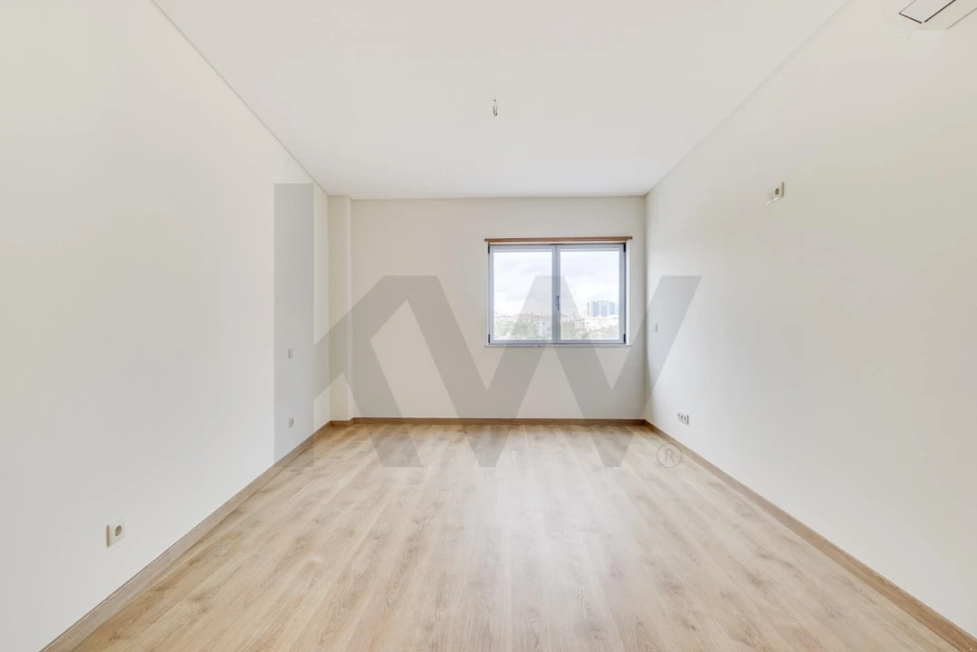 Apartamento T3 para Venda em São Domingos de Benfica Foto 3