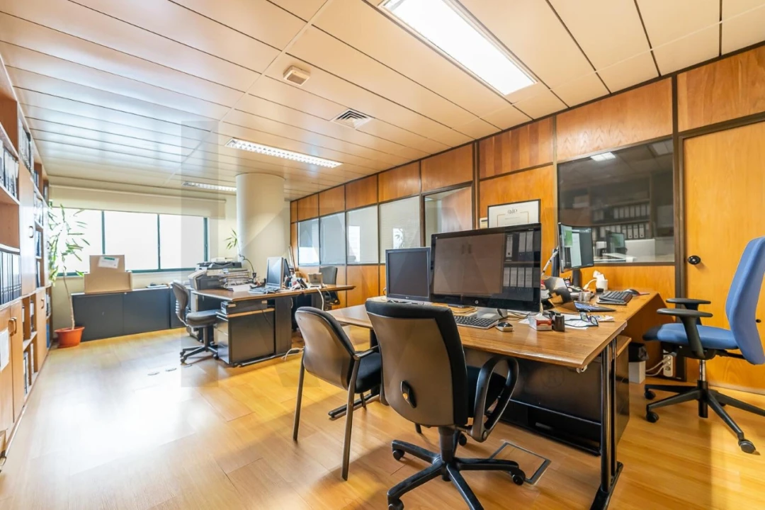 Escritório para Arrendamento em Algés, Linda-A-Velha e Cruz Quebrada-Dafundo Foto 1