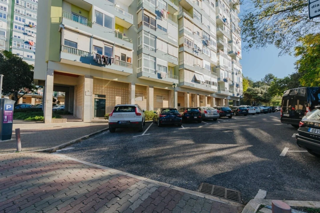 Apartamento T2 para Venda em Carnaxide e Queijas Foto 16