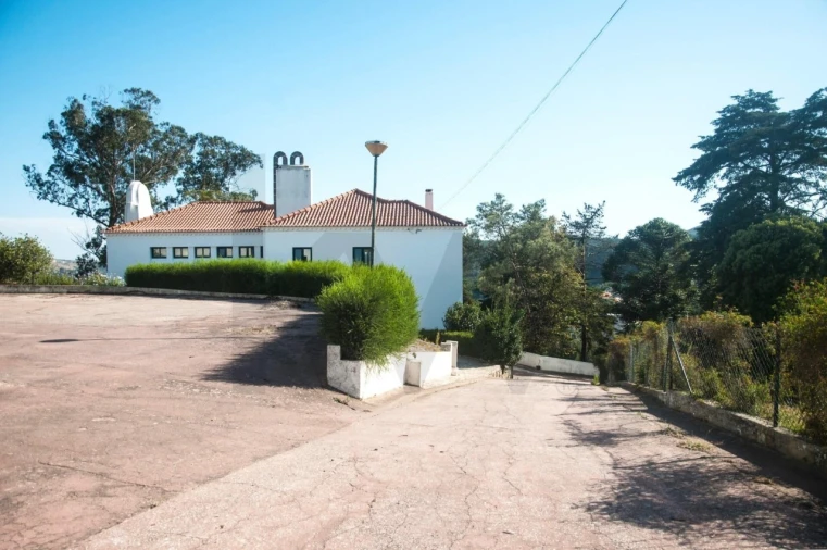 Quinta T5 para Venda em Venda do Pinheiro e Santo Estêvão das Galés Foto 1