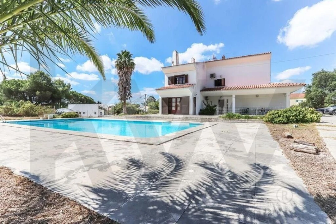 Moradia T5 para Venda em Pinhal Novo Foto 1