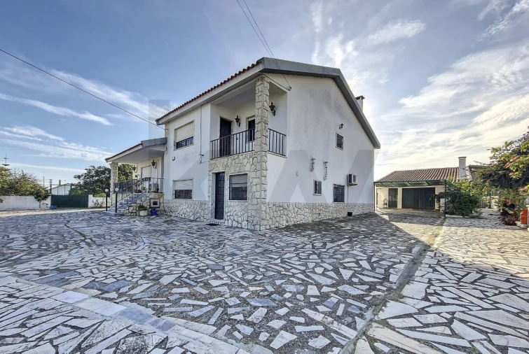 Moradia T4 para Venda em Pinhal Novo Foto 24