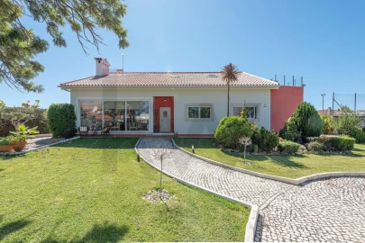 Moradia T5 para Venda em Azeitão (São Lourenço e São Simão)