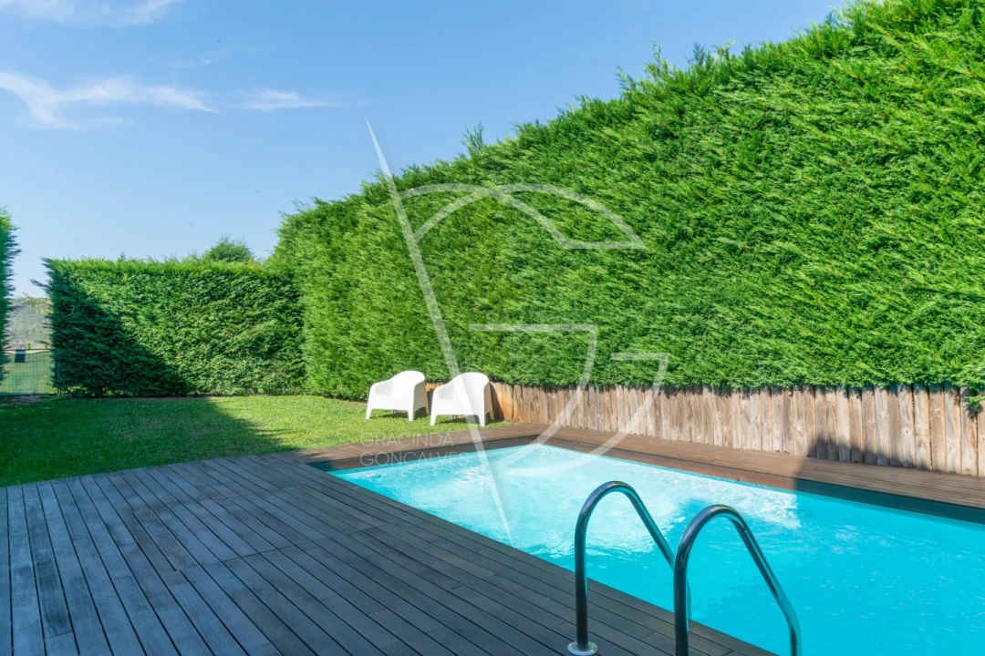 Moradia T4 para Venda em Água Longa Foto 2