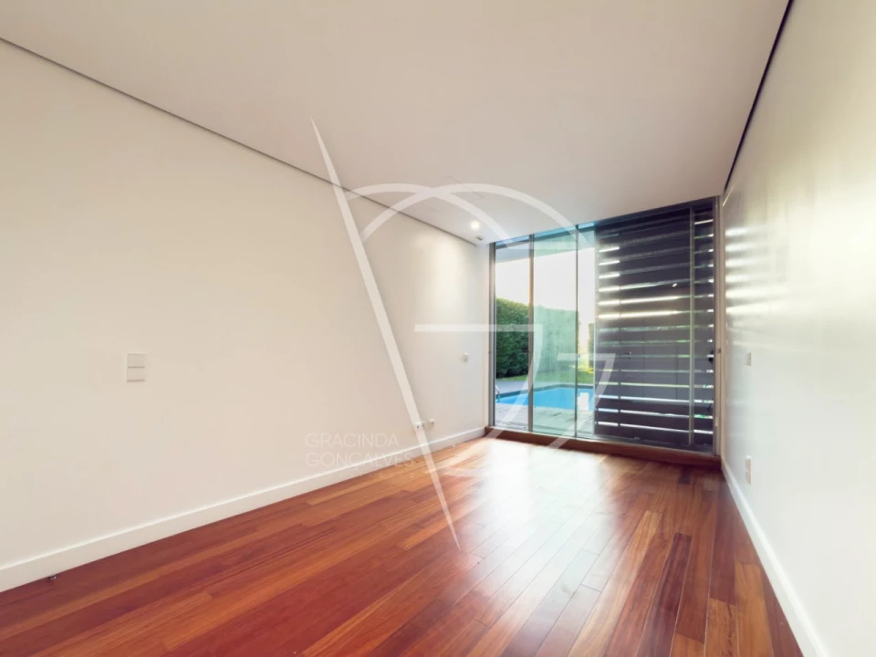 Moradia T4 para Venda em Água Longa Foto 15