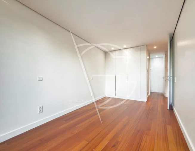 Moradia T4 para Venda em Água Longa Foto 16