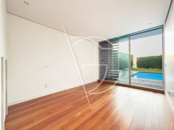 Moradia T4 para Venda em Água Longa Foto 17