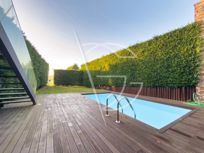 Moradia T4 para Venda em Água Longa Foto 23