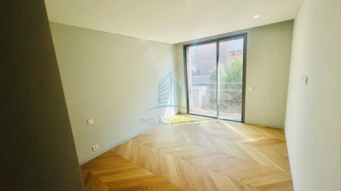 Apartamento T3 para Venda em Aldoar, Foz do Douro e Nevogilde