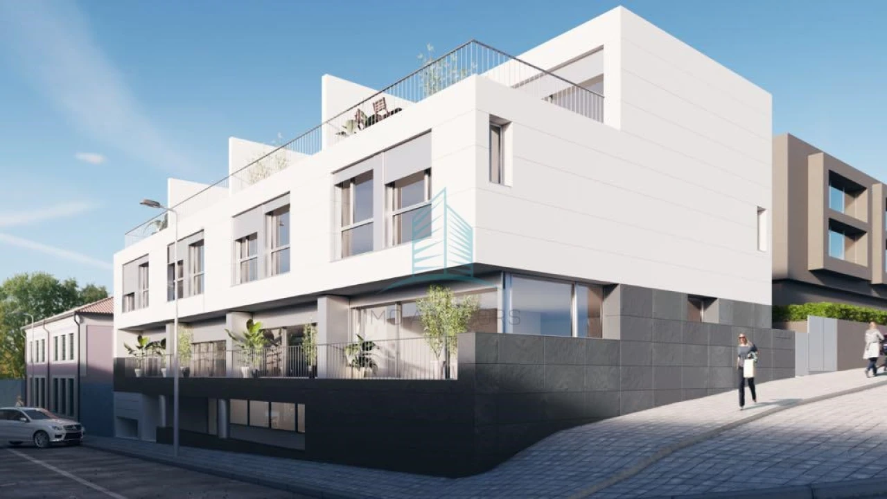 Moradia T4 para Venda em Aldoar, Foz do Douro e Nevogilde Foto 1