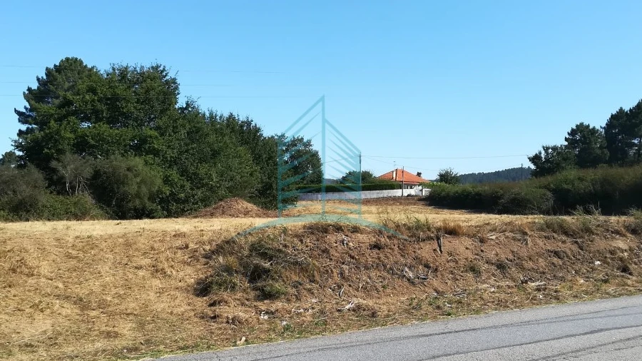 Terreno para Venda em Rubiães
