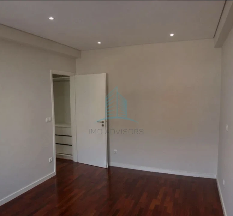 Apartamento T4 para Venda em Matosinhos e Leça da Palmeira Foto 8