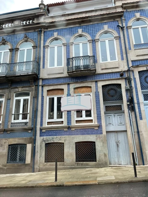 Moradia T8 para Venda em Cedofeita, Santo Ildefonso, Sé, Miragaia, São Nicolau e Vitória