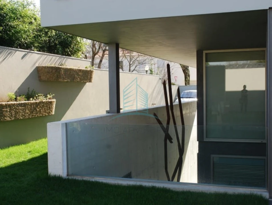 Moradia T5 para Venda em Lordelo do Ouro e Massarelos Foto 5