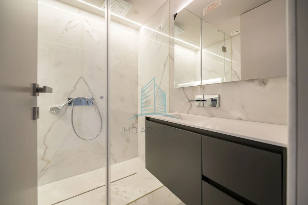 Apartamento T4 para Venda em Lordelo do Ouro e Massarelos Foto 14