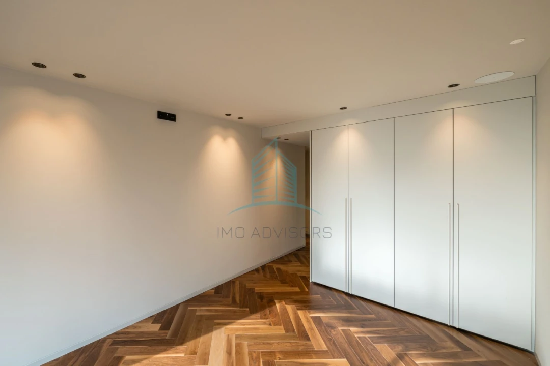 Apartamento T4 para Venda em Lordelo do Ouro e Massarelos Foto 24