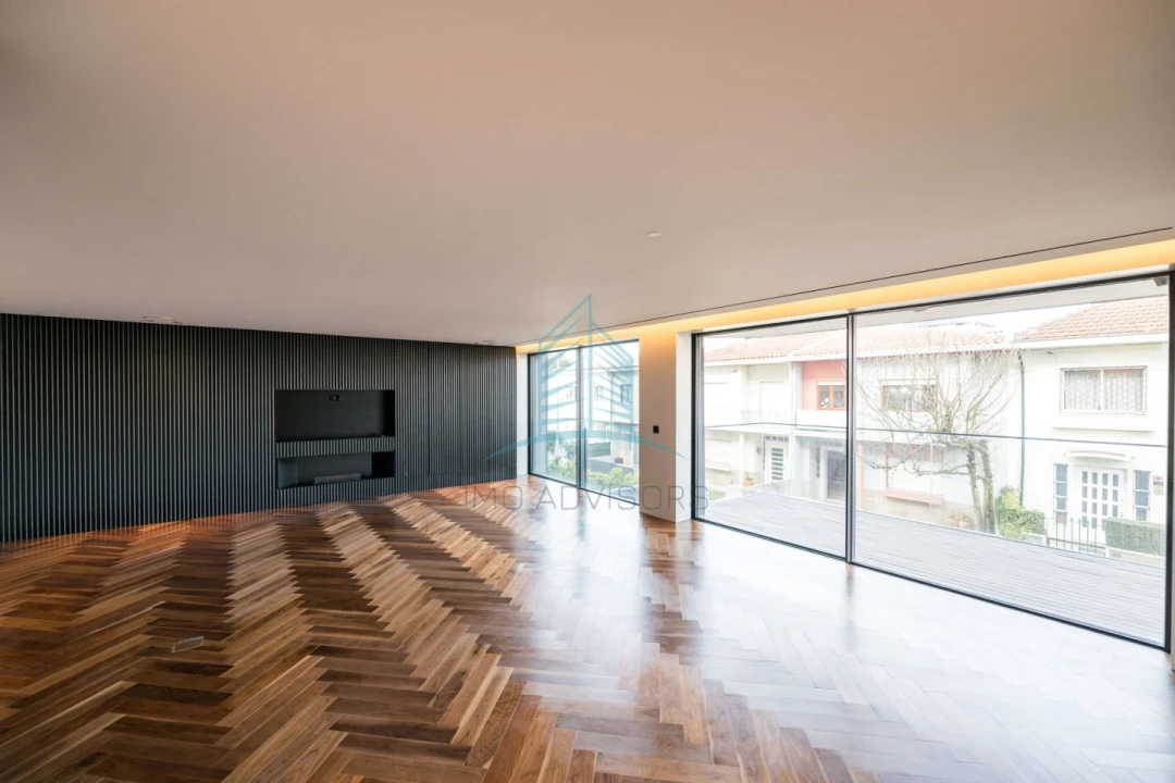 Apartamento T4 para Venda em Lordelo do Ouro e Massarelos Foto 25