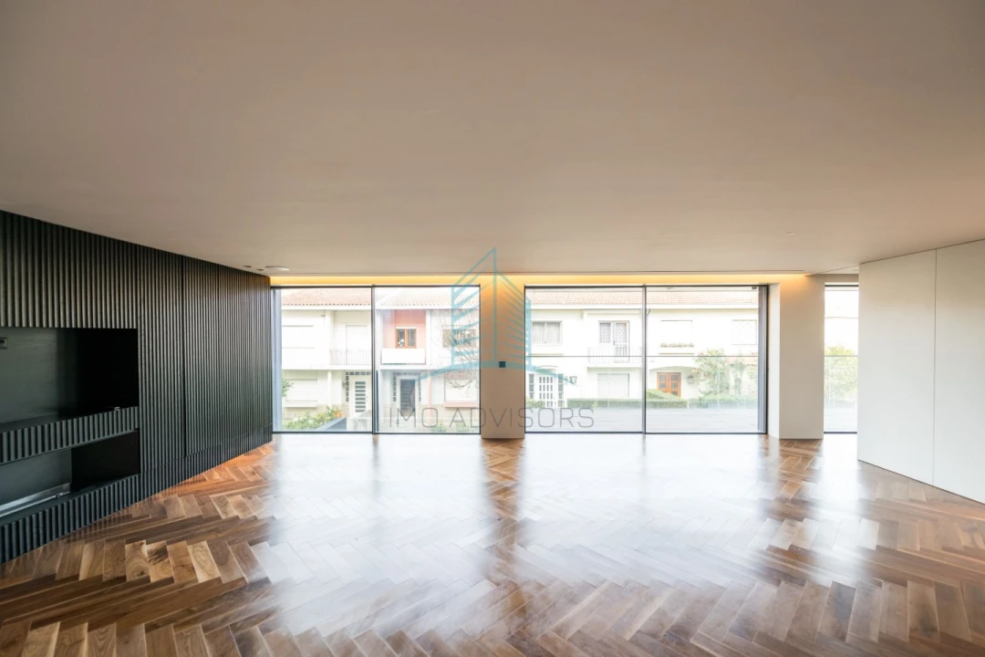 Apartamento T4 para Venda em Lordelo do Ouro e Massarelos Foto 26