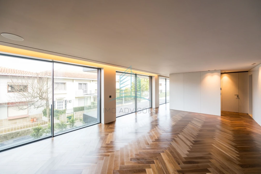 Apartamento T4 para Venda em Lordelo do Ouro e Massarelos Foto 27