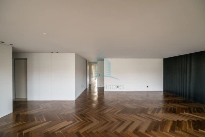 Apartamento T4 para Venda em Lordelo do Ouro e Massarelos