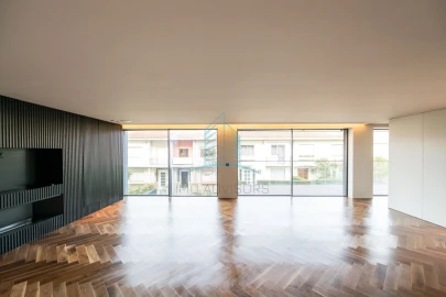 Apartamento T4 para Venda em Lordelo do Ouro e Massarelos