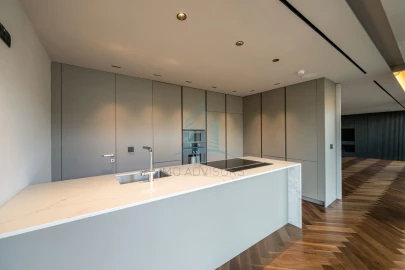 Apartamento T4 para Venda em Lordelo do Ouro e Massarelos