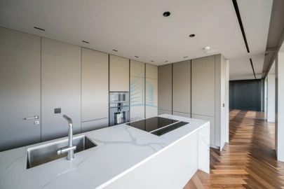 Apartamento T4 para Venda em Lordelo do Ouro e Massarelos