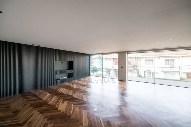 Apartamento T4 para Venda em Lordelo do Ouro e Massarelos Foto 7