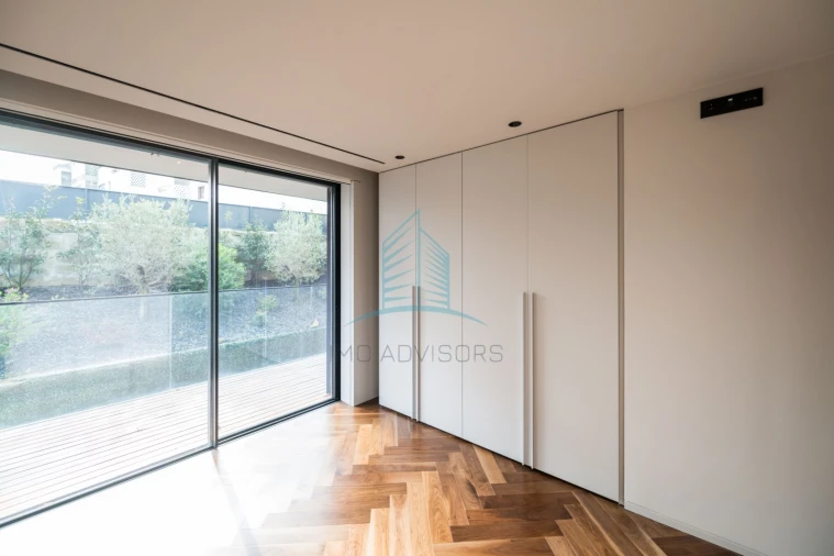 Apartamento T4 para Venda em Lordelo do Ouro e Massarelos Foto 40