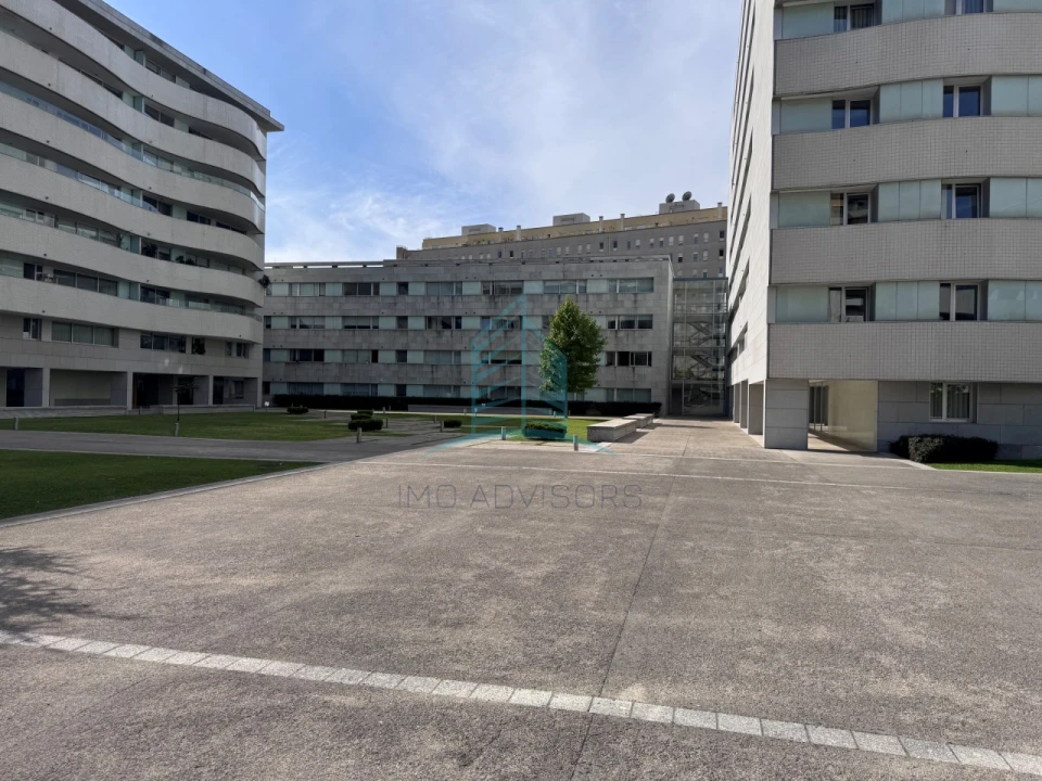 Apartamento T3 para Venda em Lordelo do Ouro e Massarelos Foto 1