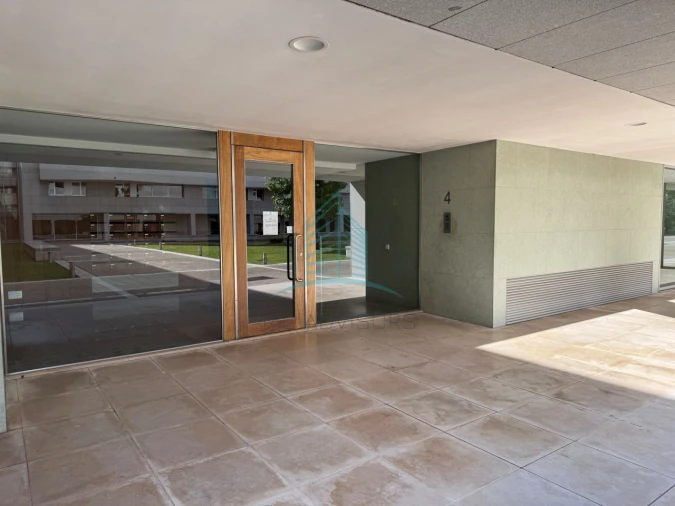 Apartamento T3 para Venda em Lordelo do Ouro e Massarelos Foto 2