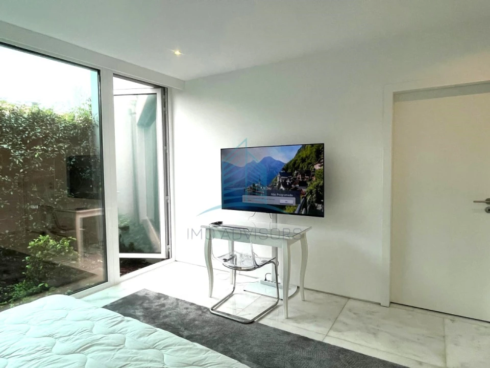 Apartamento T6 para Venda em Lordelo do Ouro e Massarelos Foto 3