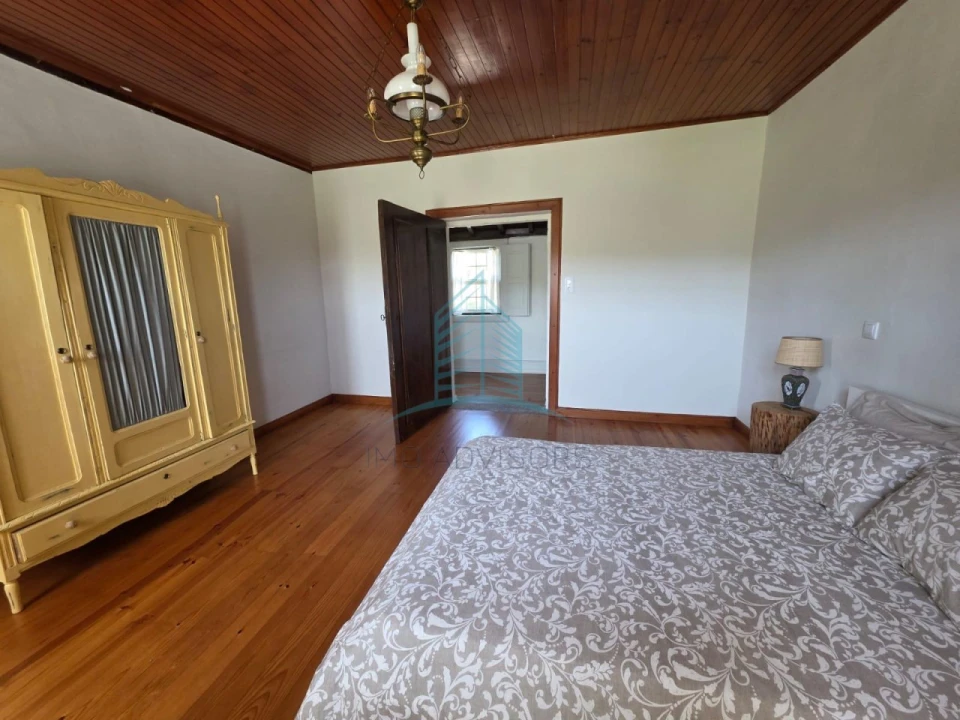 Moradia T5 para Venda em Fonte Arcada Foto 9