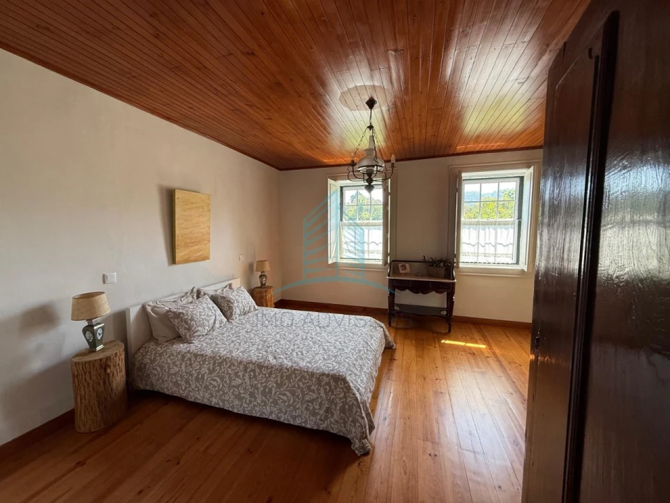 Moradia T5 para Venda em Fonte Arcada Foto 28