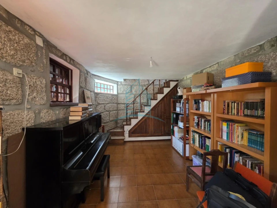 Moradia T5 para Venda em Fonte Arcada Foto 50