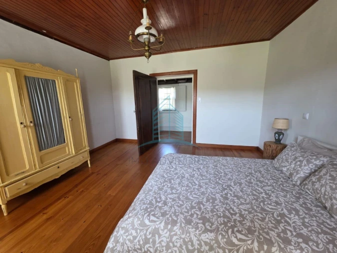 Moradia T5 para Venda em Fonte Arcada Foto 9