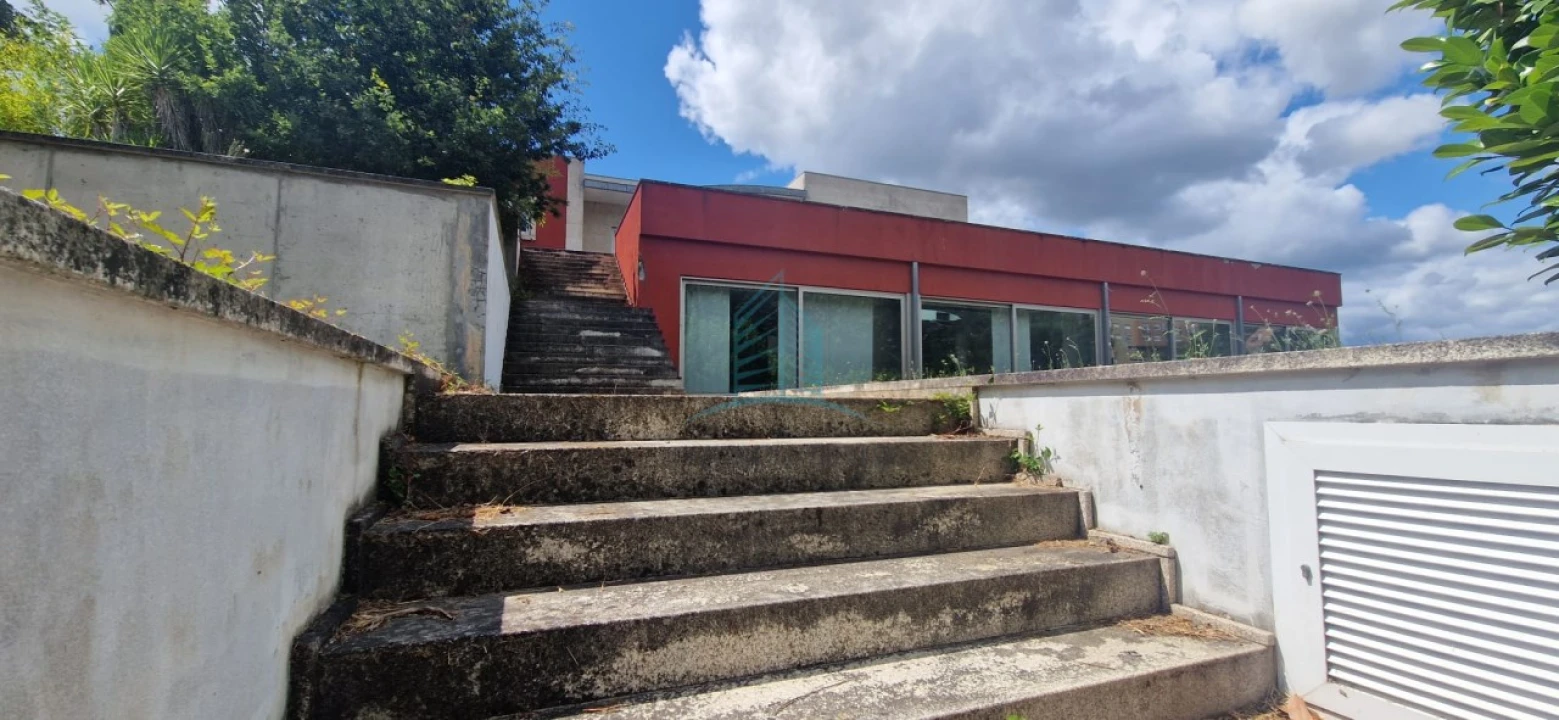 Moradia T4 para Venda em Vila Boa do Bispo Foto 2