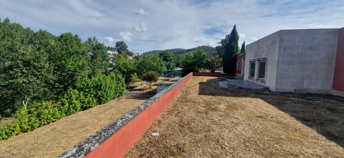 Moradia T4 para Venda em Vila Boa do Bispo Foto 31