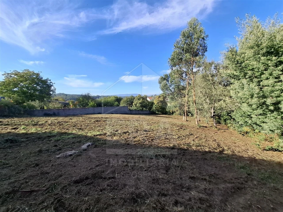 Terreno para Venda em Forjães Foto 4