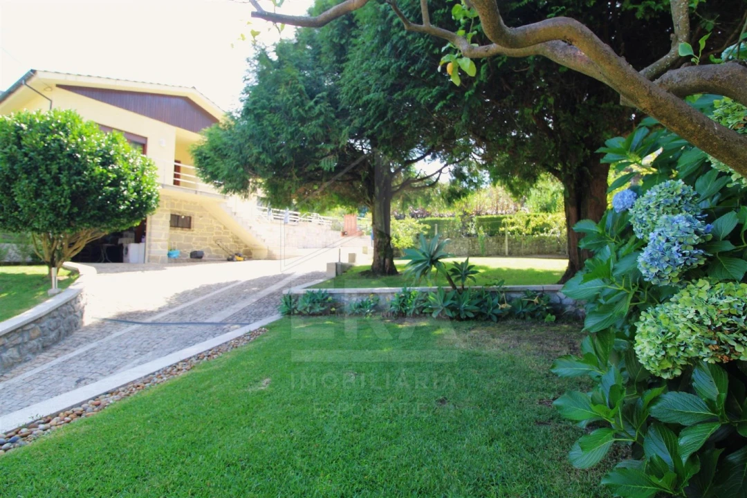 Moradia T5 para Venda em Darque Foto 14